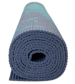 Gaiam Midnight Fern Printed Yoga Mat 68" 4mm -Splash Essentials 5669004869800 midnightfern 3a