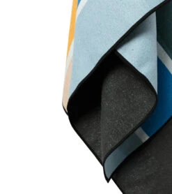 Nomadix Stripes Retro Towel -Splash Essentials 6935472275624 multi 3a