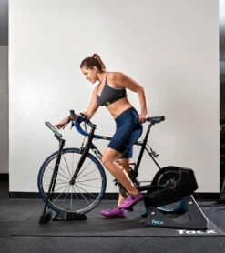 TACX NEO 2T Smart Trainer -Splash Essentials 7608144527528 blackblue 5a