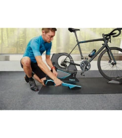 TACX NEO 2T Smart Trainer -Splash Essentials 7608144527528 blackblue 7a
