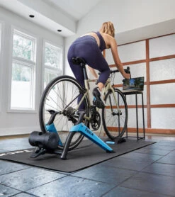 TACX Boost -Splash Essentials 7608144756904 blueblack 4a